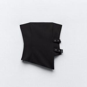 STRAPLESS BUCKLE TOP